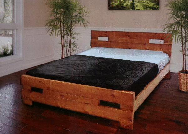 מיטה זוגית עץ מלא דגם חנית